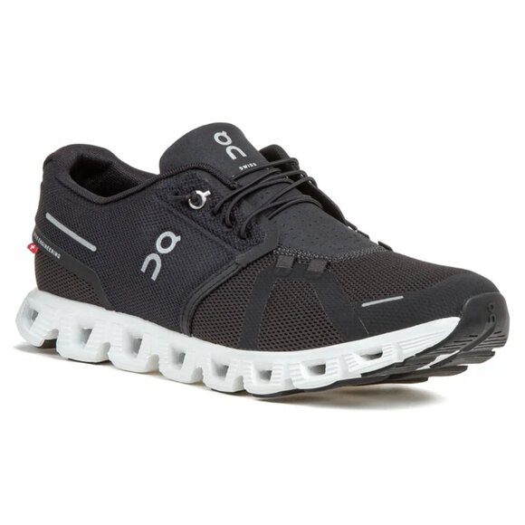 On Cloud 5 in Black/White Women's Sneakers Size 9.5